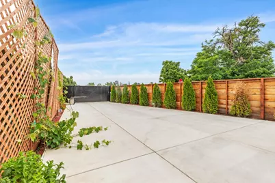 214 W 7th Street, Tracy, CA 95376 - Photo 19