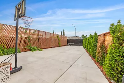 214 W 7th Street, Tracy, CA 95376 - Photo 17