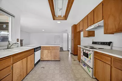 8560 Jester Court, Elk Grove, CA 95624 - Photo 5