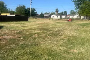 1718 Oliver St, Dos Palos, CA 93620 - Photo 9