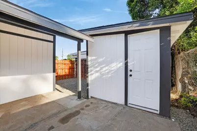 4707 Parker Avenue, Sacramento, CA 95820 - Photo 11