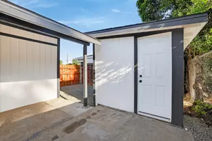 4707 Parker Ave, Sacramento, CA 95820 - Photo 11