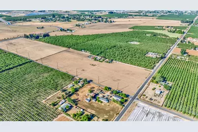 14105 El Capitan Way, Delhi, CA 95315 - Photo 5