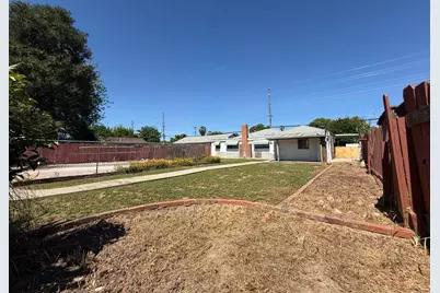 1104 Beverly Drive, Modesto, CA 95351 - Photo 25