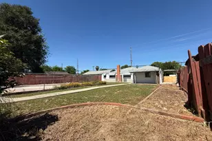 1104 Beverly Dr, Modesto, CA 95351 - Photo 25