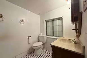 1104 Beverly Dr, Modesto, CA 95351 - Photo 13