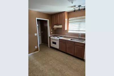 1865 E Acacia Street, Stockton, CA 95205 - Photo 9