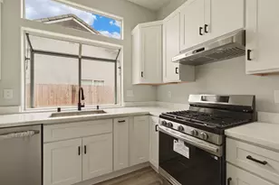 9673 Twin Creeks Ave, Stockton, CA 95219 - Photo 17