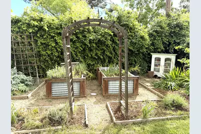 938 Snyder, Davis, CA 95616 - Photo 23