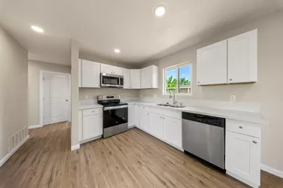 1209 Peach Avenue, Livingston, CA 95334 - Photo 11