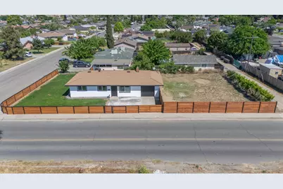1209 Peach Avenue, Livingston, CA 95334 - Photo 1