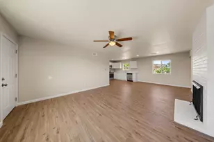 1209 Peach Ave, Livingston, CA 95334 - Photo 9