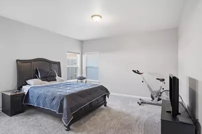 215 E Hawkeye Avenue, Turlock, CA 95380 - Photo 15