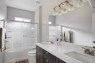 215 E Hawkeye Avenue, Turlock, CA 95380 - Photo 13