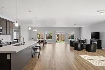 215 E Hawkeye Avenue, Turlock, CA 95380 - Photo 3