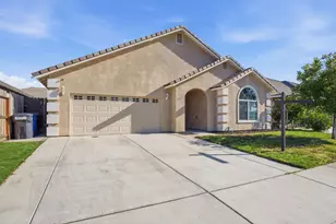 215 E Hawkeye Ave, Turlock, CA 95380 - Photo 1