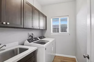 215 E Hawkeye Ave, Turlock, CA 95380 - Photo 19