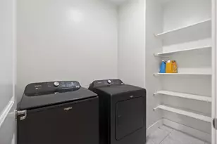 5960 Cortes Ct, Sacramento, CA 95824 - Photo 17