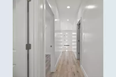 5960 Cortes Court, Sacramento, CA 95824 - Photo 9