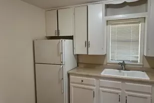 1621 Frienza Ave, Sacramento, CA 95815 - Photo 7