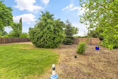 8153 La Almendra Way, Sacramento, CA 95823 - Photo 37
