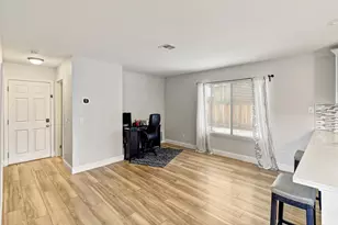 8153 La Almendra Way, Sacramento, CA 95823 - Photo 21