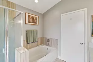 8153 La Almendra Way, Sacramento, CA 95823 - Photo 33