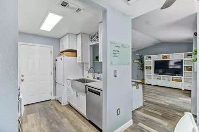 3851 8th Avenue, Sacramento, CA 95817 - Photo 13