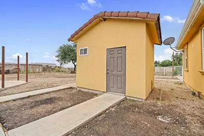 6380 Kaiser Road, Stockton, CA 95215 - Photo 31