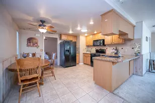 8445 Juglans Dr, Orangevale, CA 95662 - Photo 9