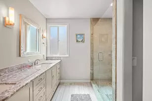 2616 Land Park Dr, Sacramento, CA 95818 - Photo 9