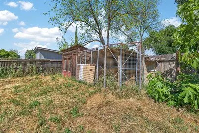 2611 W Acacia Street, Stockton, CA 95203 - Photo 31