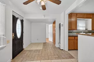 2611 W Acacia St, Stockton, CA 95203 - Photo 9