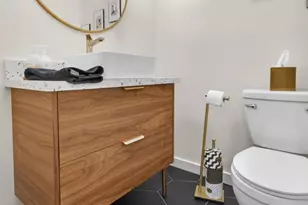 878 Woodside Ln, Sacramento, CA 95825 - Photo 5