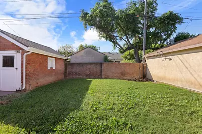 140 E Sonoma Avenue, Stockton, CA 95204 - Photo 29