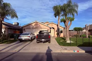 980 Redwood St, Parlier, CA 93648 - Photo 1