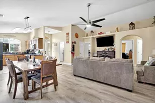 980 Redwood St, Parlier, CA 93648 - Photo 7