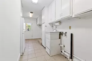 1008 Colonial Ct, Modesto, CA 95350 - Photo 11