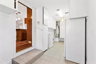 1008 Colonial Ct, Modesto, CA 95350 - Photo 9