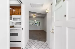 1008 Colonial Ct, Modesto, CA 95350 - Photo 3