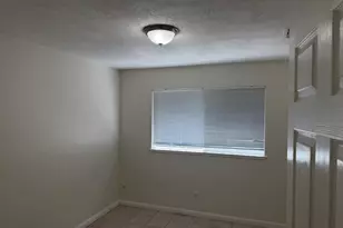 7518 Whisperwillow Dr, Sacramento, CA 95828 - Photo 15