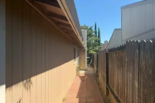 7518 Whisperwillow Dr, Sacramento, CA 95828 - Photo 7