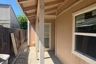 7518 Whisperwillow Dr, Sacramento, CA 95828 - Photo 5