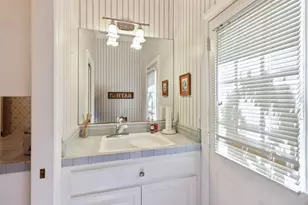 10910 Chambeau Way, Elk Grove, CA 95624 - Photo 71