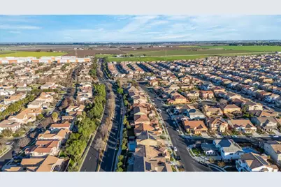 229 E Grazia Avenue, Mountain House, CA 95391 - Photo 67