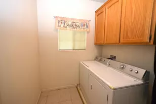 225 Stonewood Dr, Los Banos, CA 93635 - Photo 13