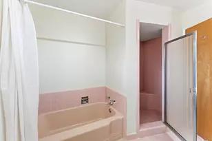 6001 S Land Park Dr, Sacramento, CA 95822 - Photo 19