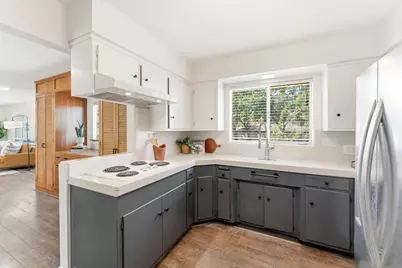 6001 S Land Park Drive, Sacramento, CA 95822 - Photo 13