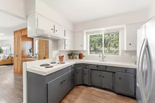 6001 S Land Park Dr, Sacramento, CA 95822 - Photo 13