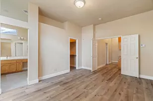 8862 Laguna Star Dr, Elk Grove, CA 95758 - Photo 13